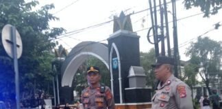 Cegah Perang Mercon, Kapolsek Selaparang Pimpin Patroli Subuh di Jalur Jalan Udayana