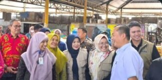 Safari Ramadhan, Jalan Gubernur Iqbal Memahami Harga Bahan Pokok dan Luka Stunting