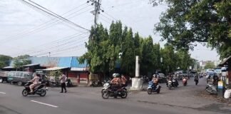 Polsek Ngimbang Secara Rutin Gelar Commanderwish Di Pagi Hari Guna cegah Kemacetan