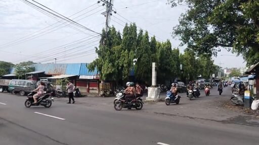 Polsek Ngimbang Secara Rutin Gelar Commanderwish Di Pagi Hari Guna cegah Kemacetan