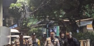 Patroli Jalan Kaki Kapolsek Metro Menteng, Tekan Potensi Tawuran di Pegangsaan