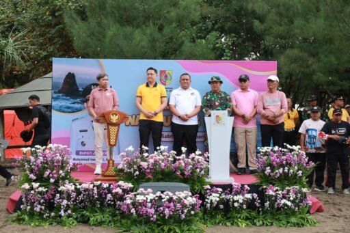 Kapolres Jember dan Forkopimda Kompak Gaungkan Gerakan Indonesia ASRI, Rangkul Ribuan Orang Bersihkan pantai