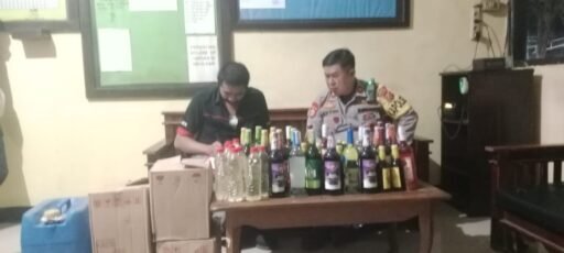 POLSEK PATOKBEUSI POLRES SUBANG DAN POL PP RAZIA MIRAS MENJELANG BULAN RAMADHAN TAHUN 2026.