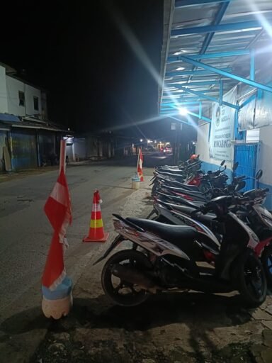 Bahu Jalan di Jalupang Disalahgunakan Jadi Lahan Parkir, Warga Tuntut Penertiban