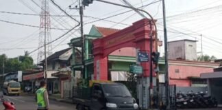 Polsek Ngimbang Secara Rutin Gelar Commanderwish Di Pagi Hari Guna cegah Kemacetan