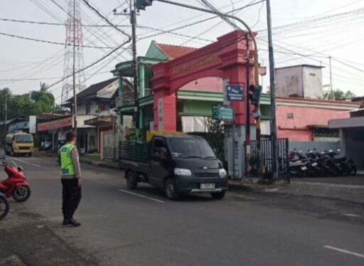 Polsek Ngimbang Secara Rutin Gelar Commanderwish Di Pagi Hari Guna cegah Kemacetan