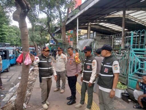 Aparat 3 Pilar Tertibkan Parkir Liar dan PKL di Proyek Senen