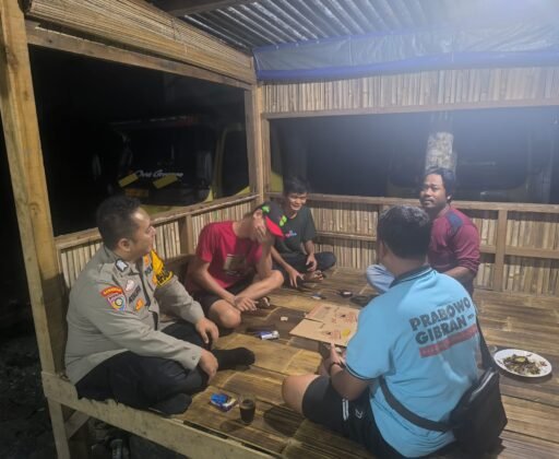 Serentak Jajaran Polres Serang Laksanakan Program Sambang Poskamling