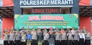 Launching Serentak Program Kapolda Riau, Personel Polres Meranti Kenakan Tanjak dan Selempang Setiap Jumat