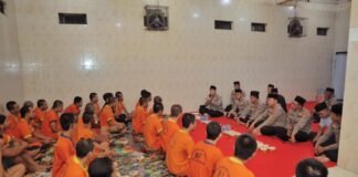 Kapolres Lamongan Pilih Buka Puasa Bersama Tahanan, Wujud Kepedulian dan Pembinaan di Bulan Suci