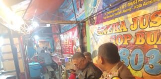 Bhabinkamtibmas Petamburan Laksanakan Sambang Dan Monitoring Wilayah, Antisipasi Kerawanan Malam Ramadhan