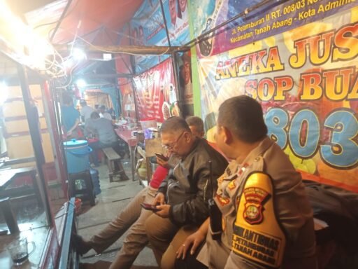 Bhabinkamtibmas Petamburan Laksanakan Sambang Dan Monitoring Wilayah, Antisipasi Kerawanan Malam Ramadhan