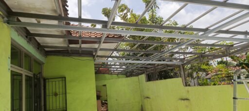 Atap Bocor Tak Tunggu Anggaran, 42 Kepala Sekolah Patokbeusi Gotong Royong Renovasi Kantor Korwil