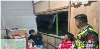 Personil Polsek Ngimbang Gelar Patroli Blue light Guna Antisipasi 4C Dan Hitam -Hitam Di Malam Hari