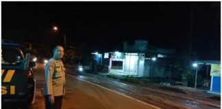Guna Cegah Dam Daya Tangkal 4C Kaoolsek Ngimbang Gelar Patroli Blue Light Di Daerah Rawan