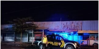 Personil Polsek Ngimbang Gelar Patroli Siskamtibmas Guna Cegah Kriminalitas Di Malam Hari