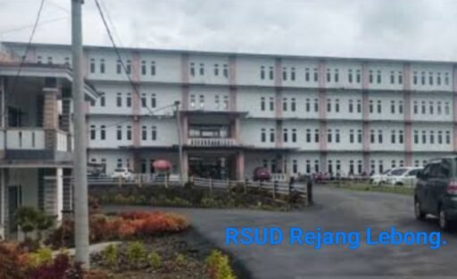 RSUD RL bertujuan mengutamakan Pelayanan, dengan adanya 23 dokter Spesialis.