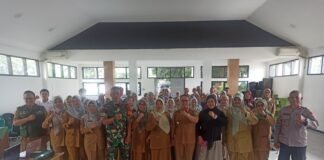 Dr.Tatun N KA PKM DTP Ciparay & Bidan Kokon N M.Ter.Keb.KA PKM Pakutandang Hadiri LOKTRI TK Kec.Ciparay M
