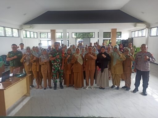 Dr.Tatun N KA PKM DTP Ciparay & Bidan Kokon N M.Ter.Keb.KA PKM Pakutandang Hadiri LOKTRI TK Kec.Ciparay M