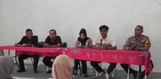 Tak Tahan Teror Bau dan Lalat, Desakan Warga Ciasem Baru Akhirnya Tumbangkan Kandang Ayam BUMDes!