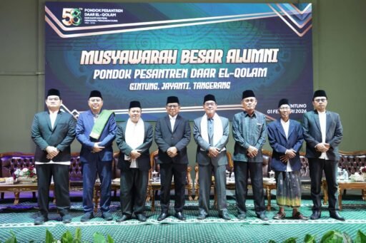 Buka Mubes Alumni Daar El-Qolam, Andra Soni Tekankan Peran Pesantren dalam Pembangunan