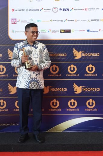 Gubernur Banten Raih Anugerah Indoposco sebagai Gubernur Peduli Infrastruktur Desa