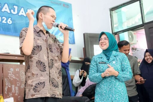 Alumni SKh Nyanyikan Lagu Mandarin di Hadapan Ketua TP PKK Banten, Suasana Penuh Haru