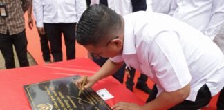 Andra Soni Resmikan Pos Kesehatan Merah Putih di Tamansari, Kota Serang