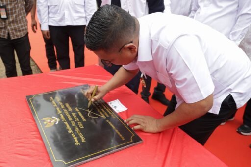 Andra Soni Resmikan Pos Kesehatan Merah Putih di Tamansari, Kota Serang