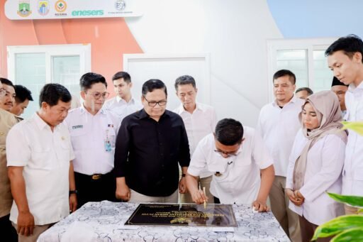 Andra Soni Resmikan Pos Kesehatan Merah Putih di Pasar Rangkasbitung