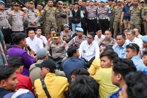 Temui Aliansi BEM se-Banten, Andra Soni Tegaskan Pemprov Tak Alergi Kritik