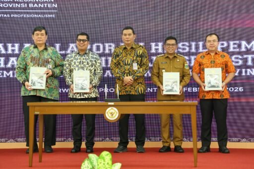 Gubernur Banten Andra Soni Terima Dua LHP Semester II 2025 dari BPK RI Perwakilan Banten
