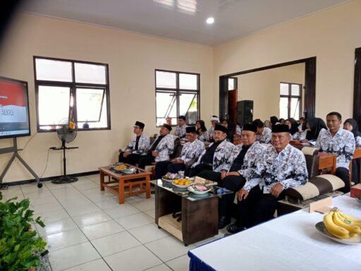 Prayogi Thia Nugraha Pimpin PGRI Patokbeusi, Gebrakan Transparansi dan Sinergitas Dimulai dari SDN Ciberes