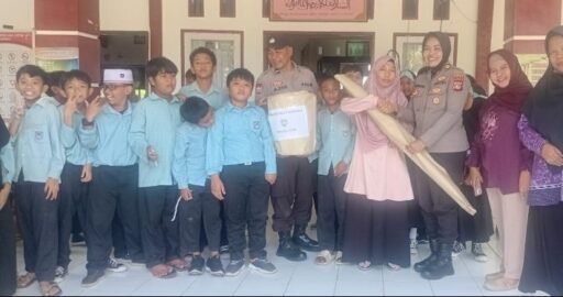 Polda NTB Tanamkan Sadar Kamtibmas Sejak Dini Pada Murid SDN 4 Bajur