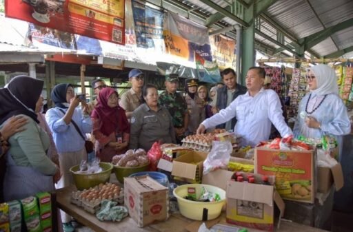 Safari Ramadan di Sumbawa, Gubernur NTB Pantau Harga Bahan Pokok Pasar Brang Biji