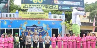 Bhayangkari Cabang Mataram Support Personel Pengamanan Lebaran Saat Kunjungi Pos Ops Ketupat Rinjani 2026