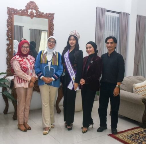 Ketua Dekranasda NTB Lepas Putri Indonesia NTB 2026 Berharap Harumkan Nama baik NTB di Tingkat Nasional