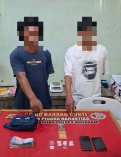Tim Opsnal Satresnarkoba Polresta Mataram Amankan 2 Pria Tdg Penjual Narkoba Jalanan