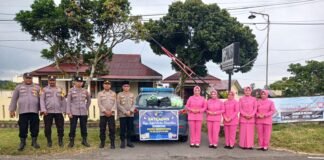 Dibulan penuh berkah, Polsek Selupu Rejang bagi-bagi takjil untuk berbuka puasa.