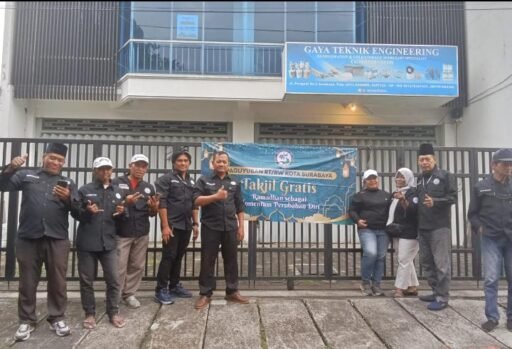 Pereret kebersamaan Paguyupan RT/RW Kota Surabaya gelar aksi bagi takjil koplen bubutan.