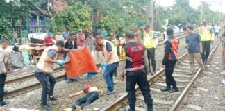 Pria Tewas Diduga Tertabrak Kereta Api di Perlintasan Belakang Pasar Gaplok Senen