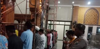 Polsek Ngimbang Gelar Patroli pengamanan Sholat Subuh Guna Cegah 3C Menjelang Ramadhan