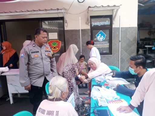 Polisi Hadir Dalam Monitoring Posyandu Balita dan Lansia di Karang Anyar