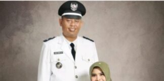 Ahmad Munawar,S.Ip. Kades Sumbersari, Beserta Ibu, Berbagi “Berkah Ramadhan” 1447 H. Kepada Wartawan Ciparay