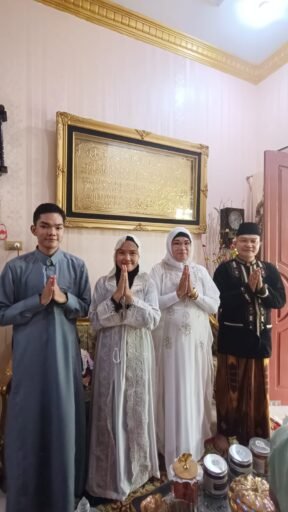 Dr. Iman S. SKM. S. Psi. S. Sos. MPH. M. Psi. M. Si. Mengucapkan Selamat Hari Raya Idul Fitri 1447 H.