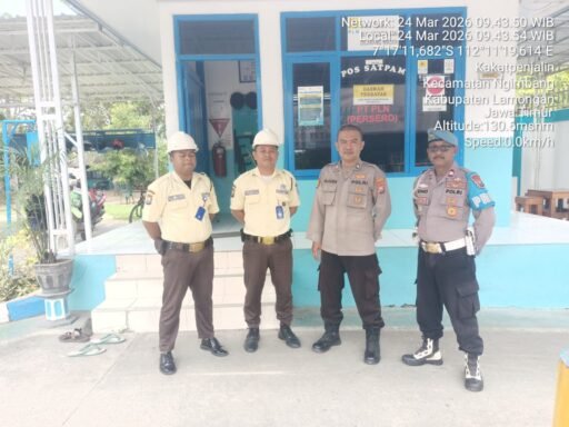 Guna Cegah Kriminalitas Di Obvit Polsek Ngimbang Gelar Patroli Di Daerah Rawan