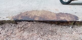 Ceceran Minyak Mentah di Jalan Desa Suka Maju, Warga Curiga Aktivitas Ilegal!Â