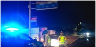 Kapolsek Ngimbang Gelar Patroli Blue Light Menjelang Puasa Guna Cegah 4C di Malam Hari
