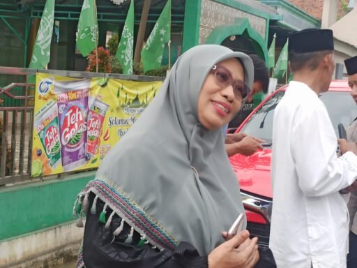 Bidan Farida,S.St.Hadiri Safari Ramadhan Bupati Bandung Dr.Dadang Supriatna di Mesjid Al-Hidayah Sumbersari