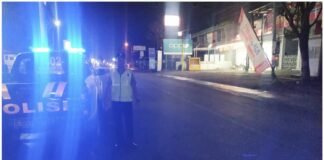 Guna Cegah Kriminalitas Personil Polsek Ngimbang Gelar Patroli Siskamtibmas Di Malam Hari